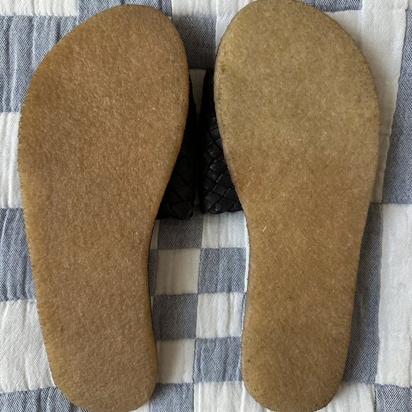 NWOT Mohinders Leather and Gum Woven Sandal Size 7 (fits like a size 6.5) Black - Picture 3 of 4